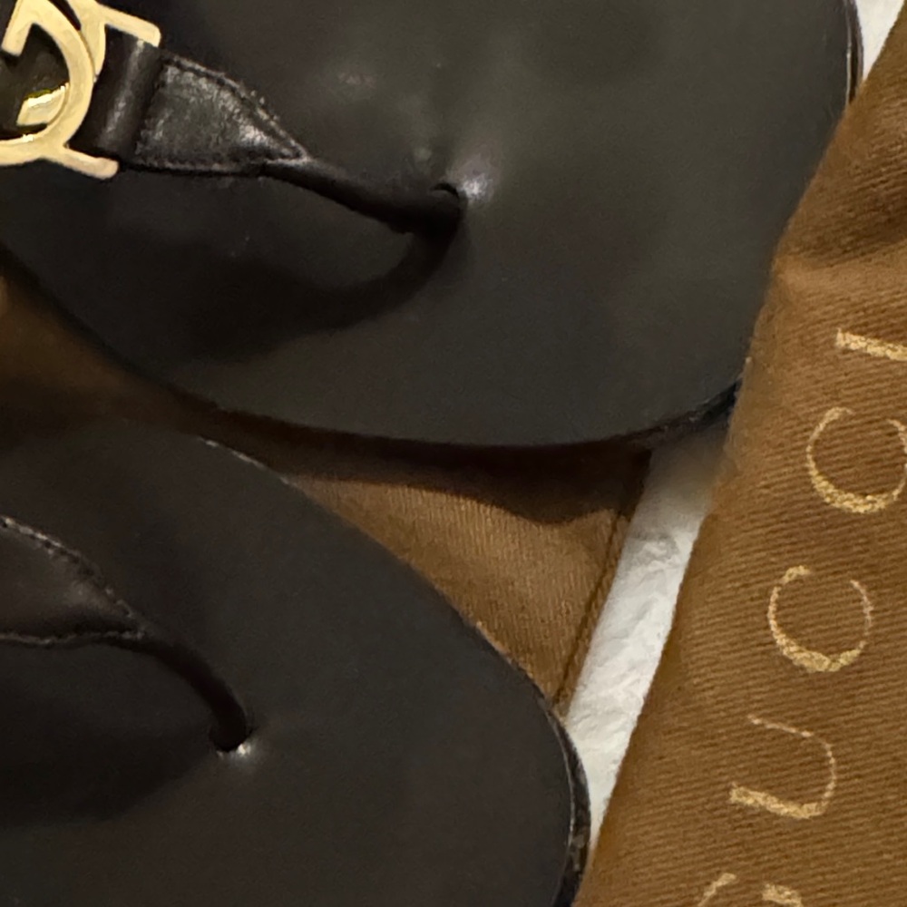 Gucci Black Flip Flops with Gold Logo - Picture 14 of 14